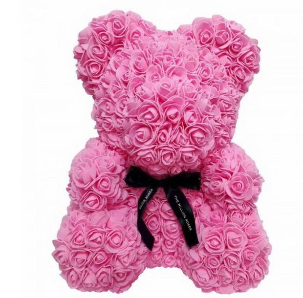 Aranjament urs roz, ursulet decorat manual cu trandafiri de spuma, Teddy Bear 40 cm, cutie inclusa