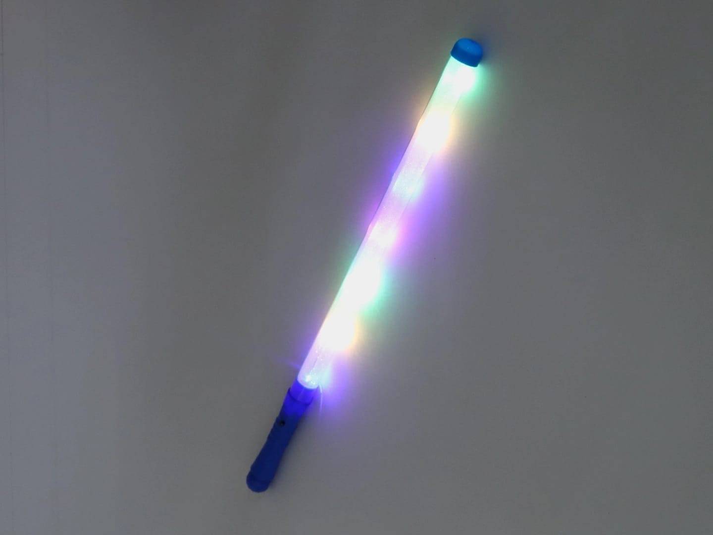 Bagheta Luminoasa LED Magic Glow Stick, 48 cm, Albastru, Ideala pentru Petreceri și Concerte