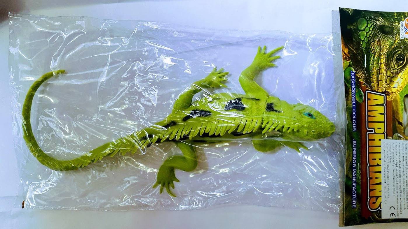 iguana din plastic moale, soparla marime naturala, 35 cm