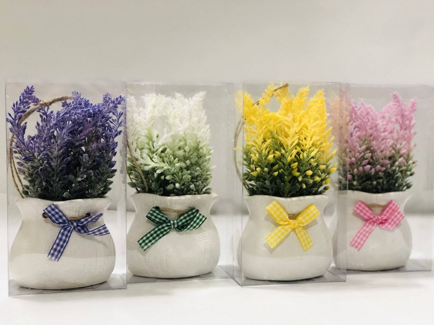 Lavanda artificiala la ghiveci