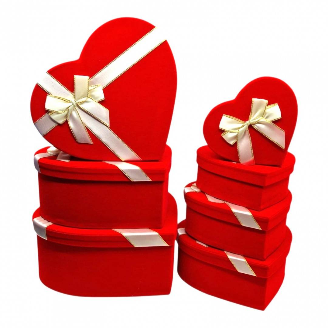Set 10 Cutii Inima din Catifea cu Funda Roșie Satinata Crem