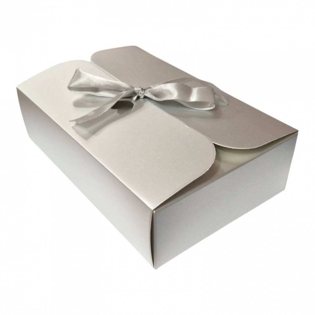 Set 12 Cutii Argintii cu Autoformare și Fundita Asortata, 17.5x11.5x5 cm