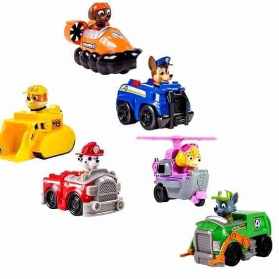 set 6 catei eroi cu masini, figurine detasabile