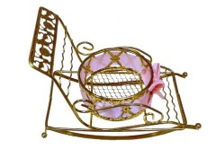 cos ornament din metal auriu, balansoar cu panglica satinata roz, 17x8 cm