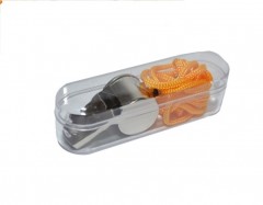 fluier metalic cu snur in cutie de plastic