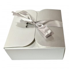 Set 12 Cutii Argintii cu Autoformare și Fundita Asortata, 12x12x5 cm