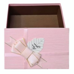 set 3 cutii cadou in forma dreptunghiulara, fundita din organza cu margine aurie, roz 17.5-22.5 cm