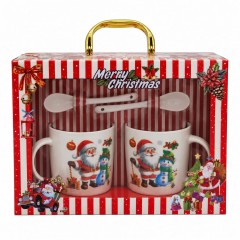 Set Festiv Premium de Crăciun, 2 cani cu farfurii si lingurite, Mos cu Om de Zapada, 25x18x9 cm